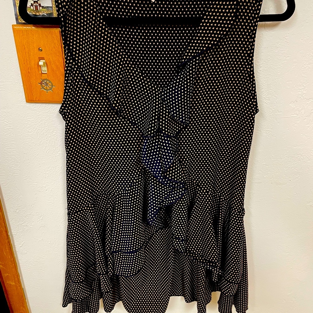 Navy ruffle tank (M)